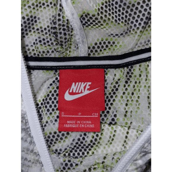 📦 NEW Women's Medium NIKE Tech Hyperfuse Windrunner Jacket Coat Green 645017-702 - Picture 3 of 5